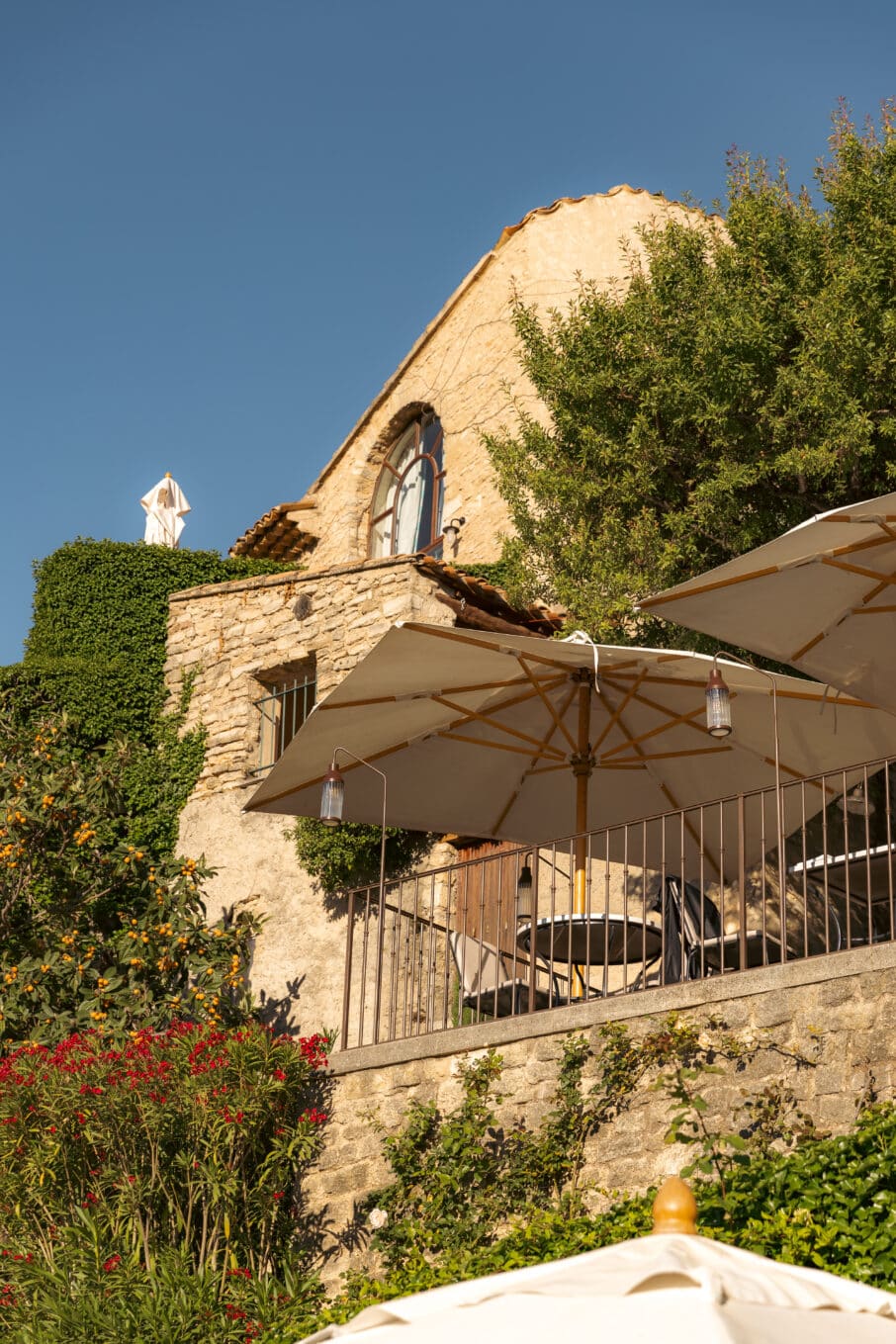 Hotel Crillon le Brave terrasse parasol