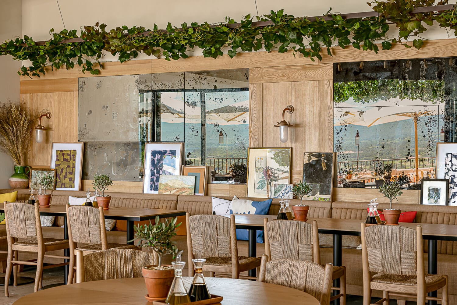 interieur_restaurant_table du ventoux